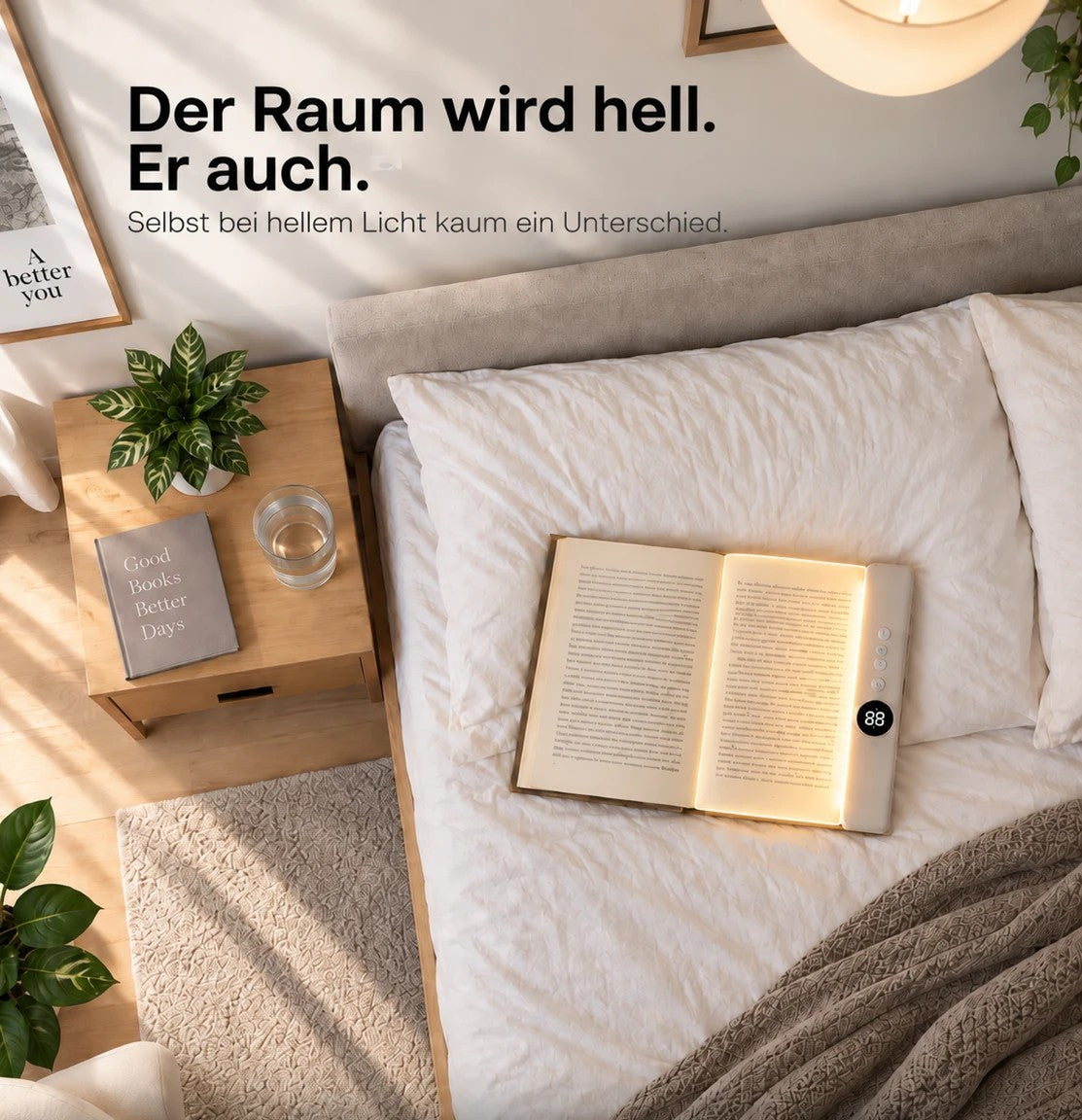 Schlafzimmer bei eingeschalteter Nachttischlampe - der ganze Raum ist hell